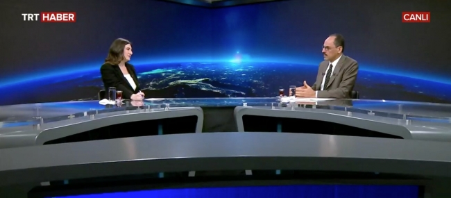 TRT Haber Koordinatör Yardımcısı Aysun Torun Orhan ile Cumhurbaşkanlığı Sözcüsü İbrahim Kalın. Fotoğraf: TRT Haber